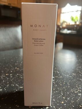 New-MONAT Smooth & Renew Body Lotion